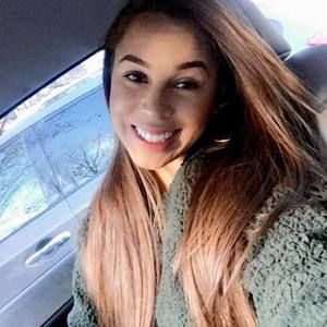 Meet your Posher, Dayna